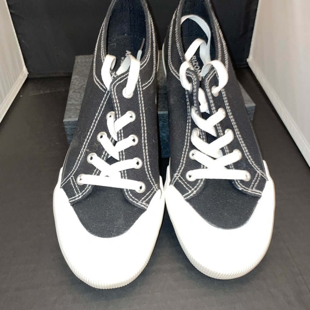 NWT Arizona Annie black canvas tennis shoes size 8
